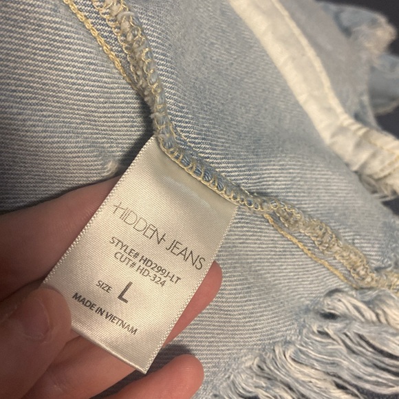 Light wash jean jacket - Picture 5 of 6